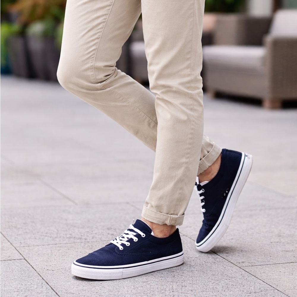 274. Sperry Striper II CVO Corduroy Sneakers | Navy | Men’s 10 | NWT